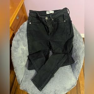 Juniors black skinny jeans